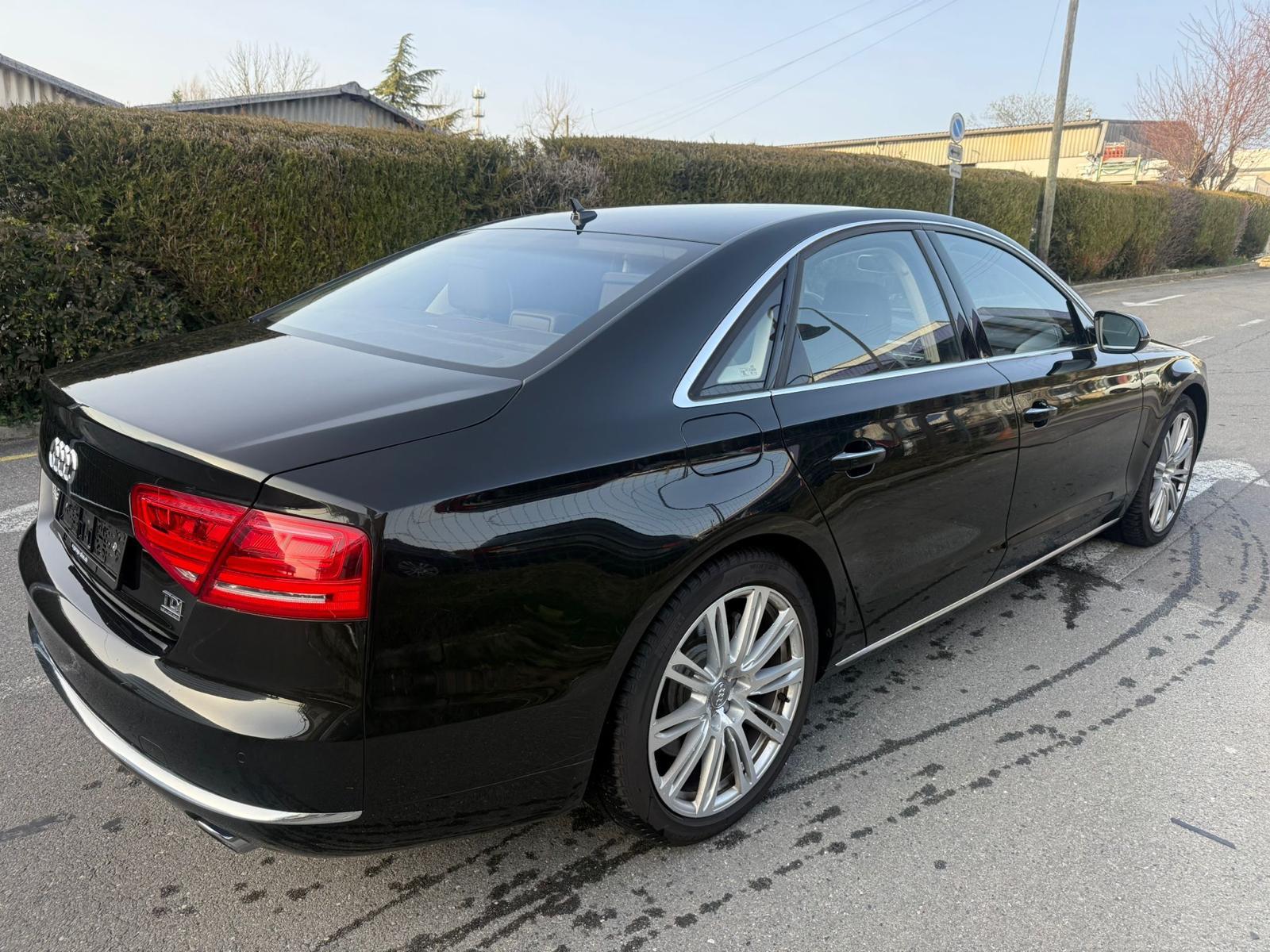 AUDI A8 4.2 TDI quattro tiptronic-image-6