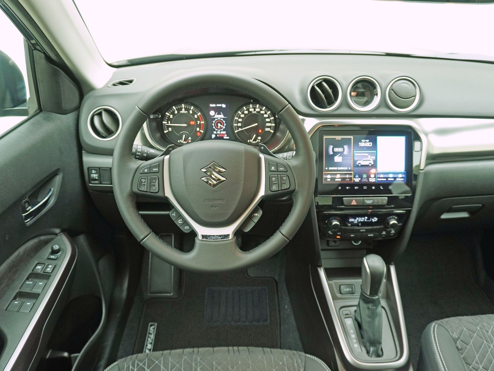 SUZUKI Vitara 1.4 T Piz Sulai Top Hybrid 4x4-image-11
