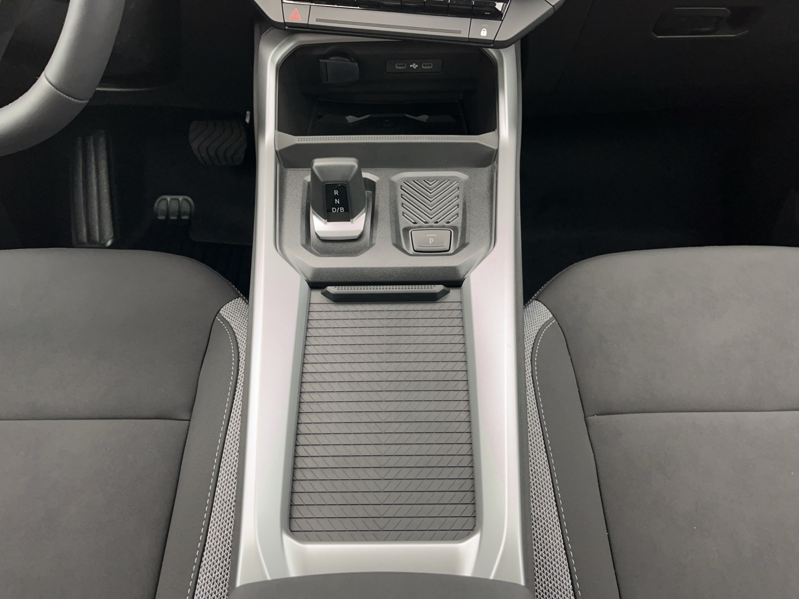 DACIA Bigster 1.8 Hybrid Journey-image-13