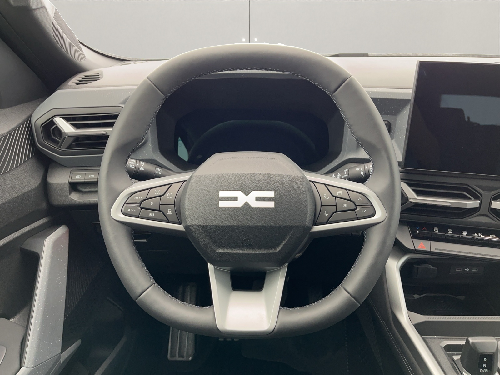 DACIA Bigster 1.8 Hybrid Journey-image-9