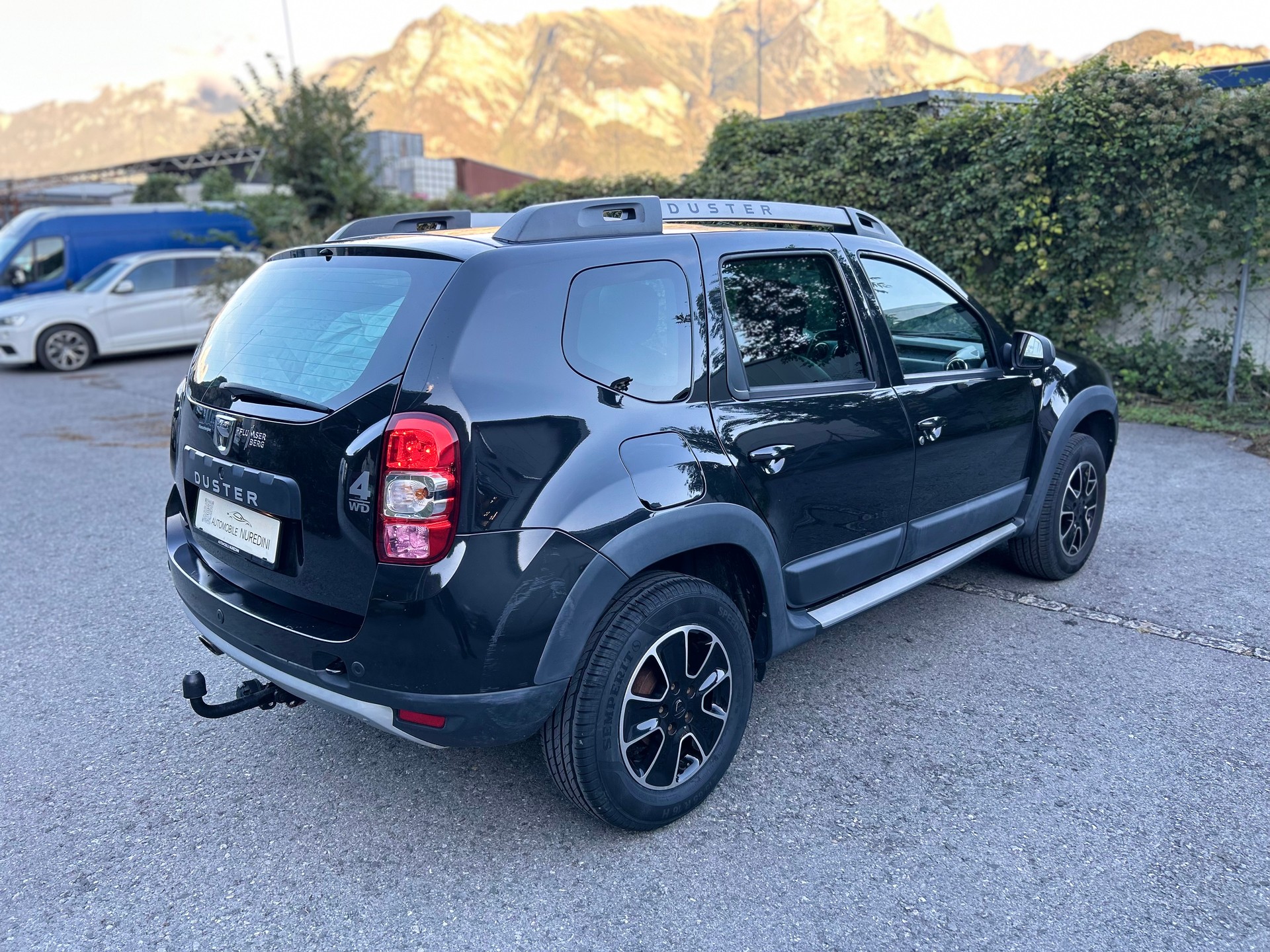 DACIA Duster 1.2 T Urban Explorer 4x4-image-2
