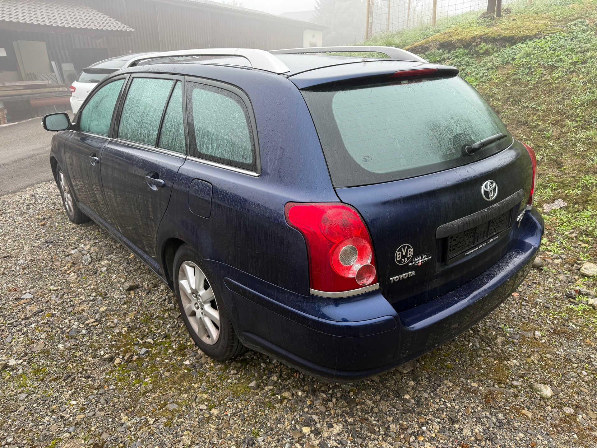 TOYOTA Avensis 2.0D-4 D Linea Sol Sportswagon-image-3