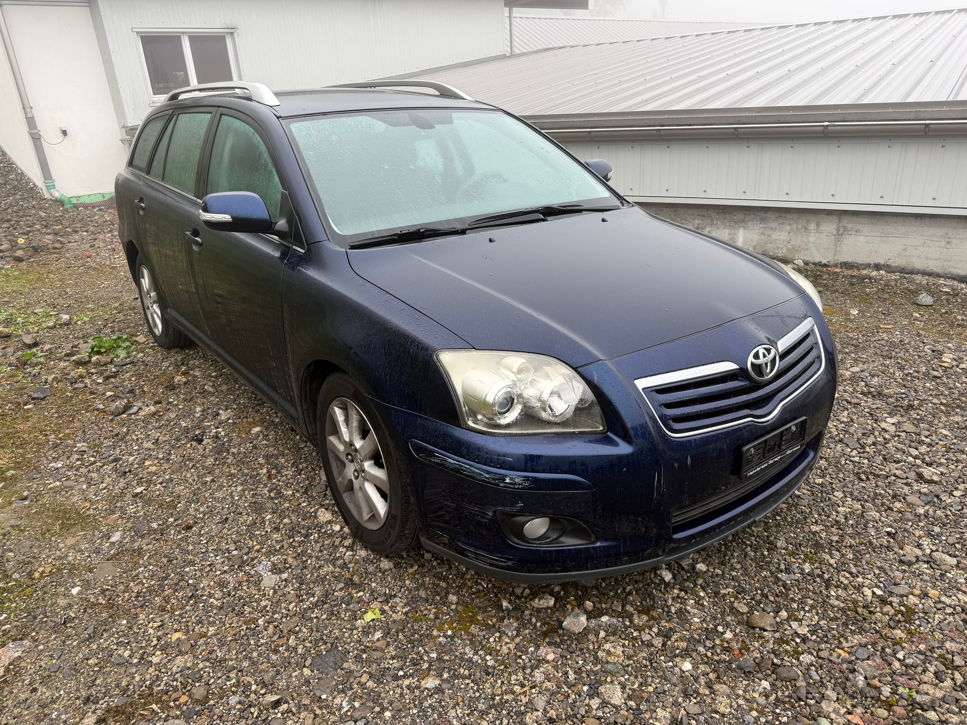 TOYOTA Avensis 2.0D-4 D Linea Sol Sportswagon-image-1