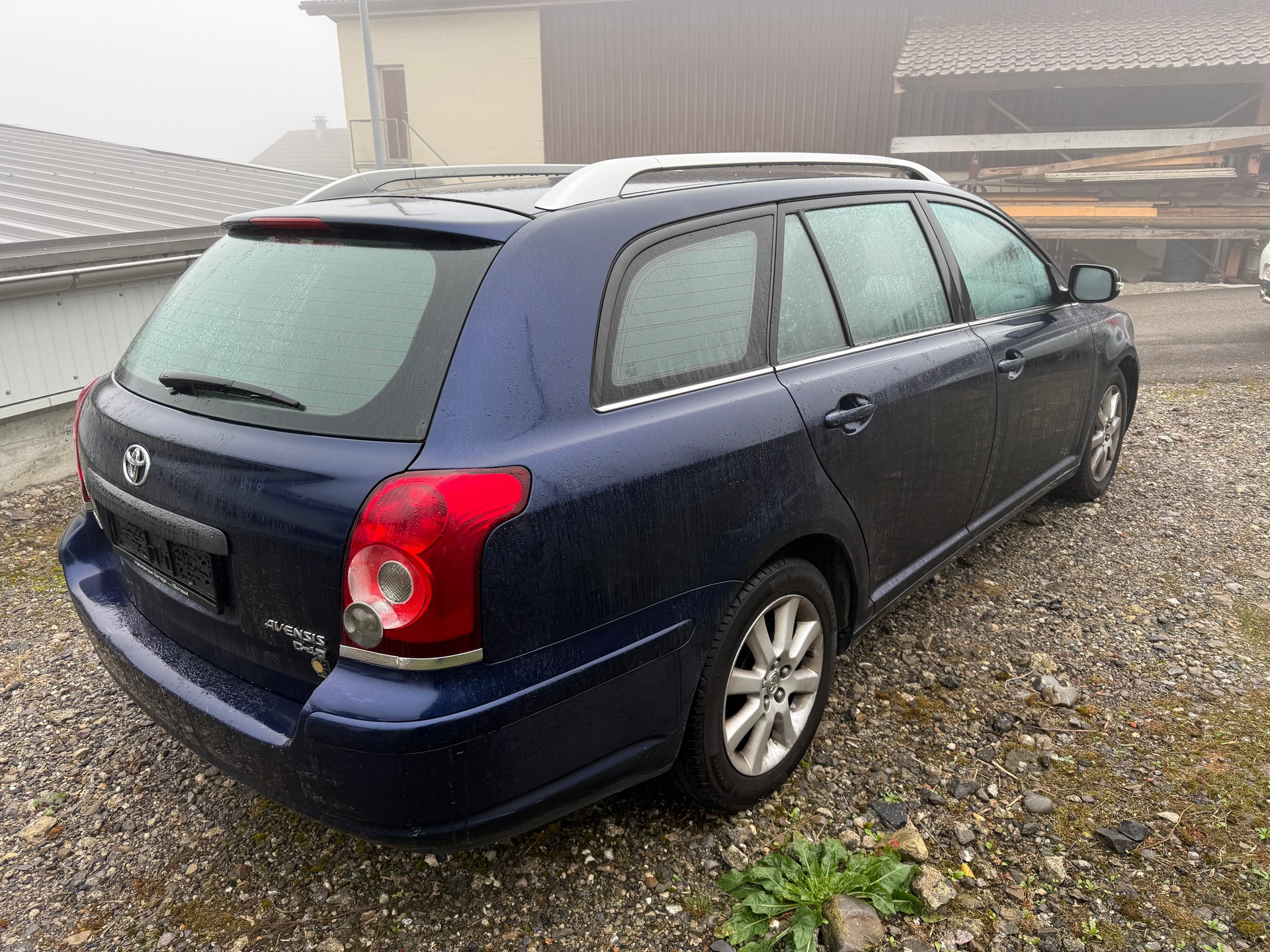 TOYOTA Avensis 2.0D-4 D Linea Sol Sportswagon-image-2