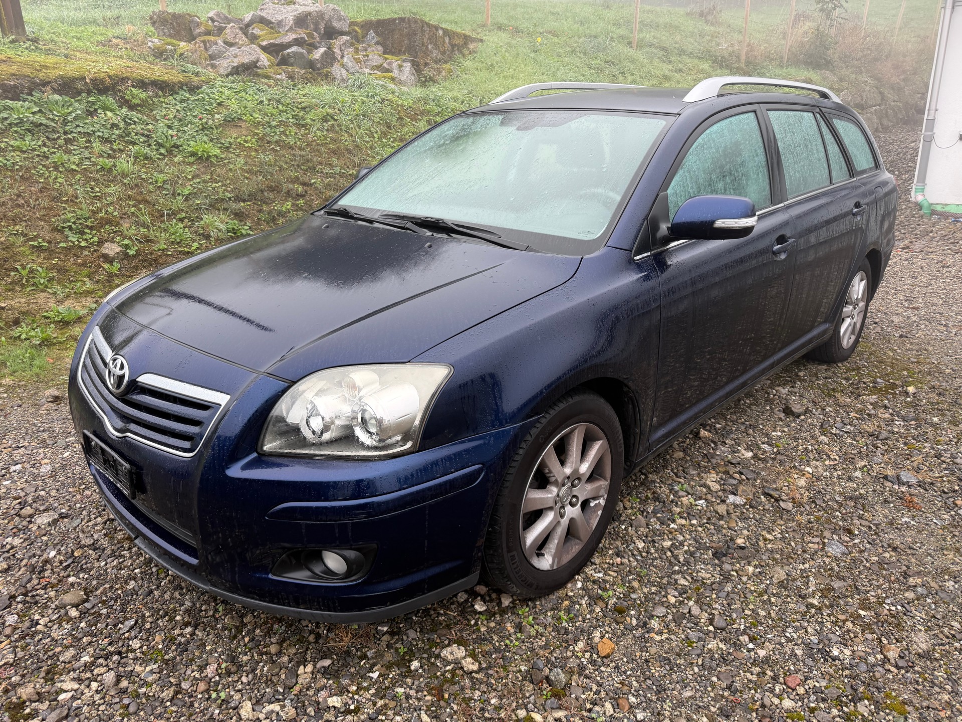 TOYOTA Avensis 2.0D-4 D Linea Sol Sportswagon-image-0