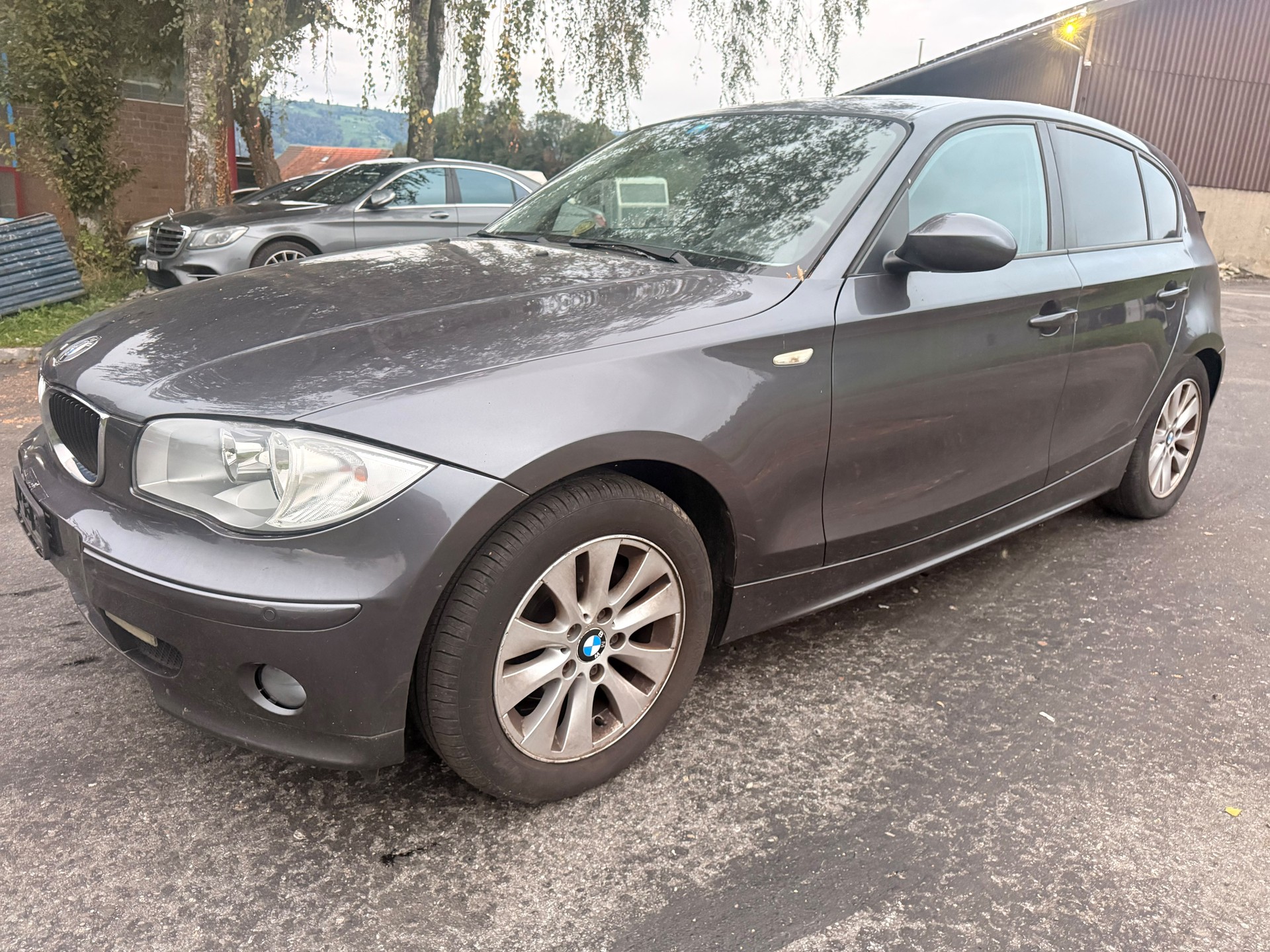 BMW 120i-image-1