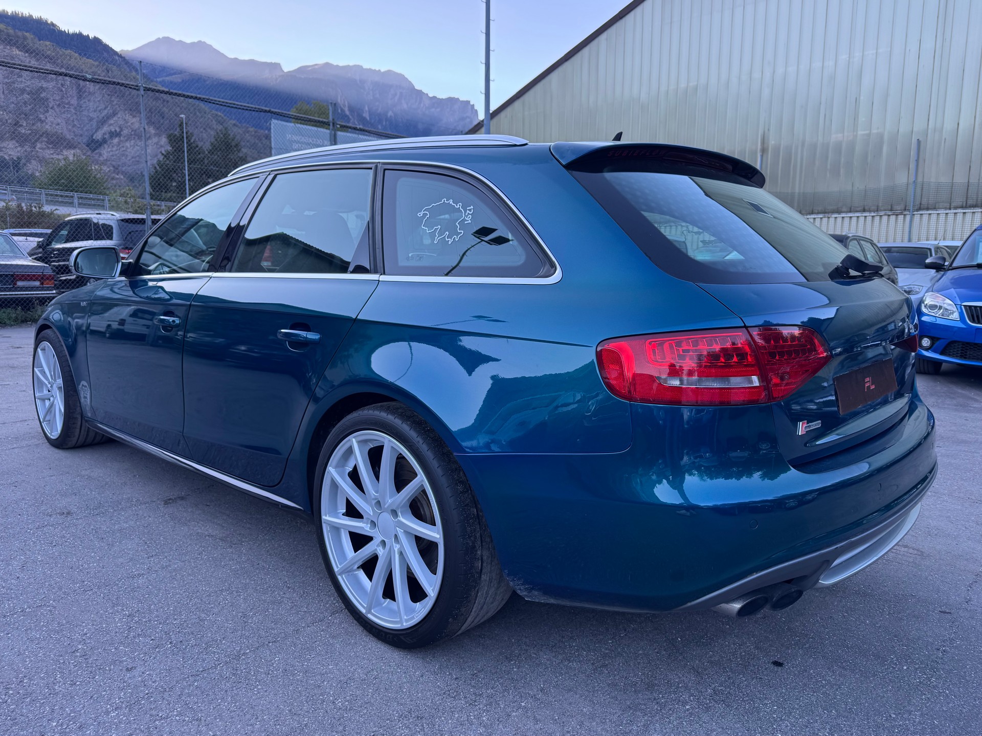 AUDI S4 Avant 3.0 TFSI quattro S-tronic-image-5