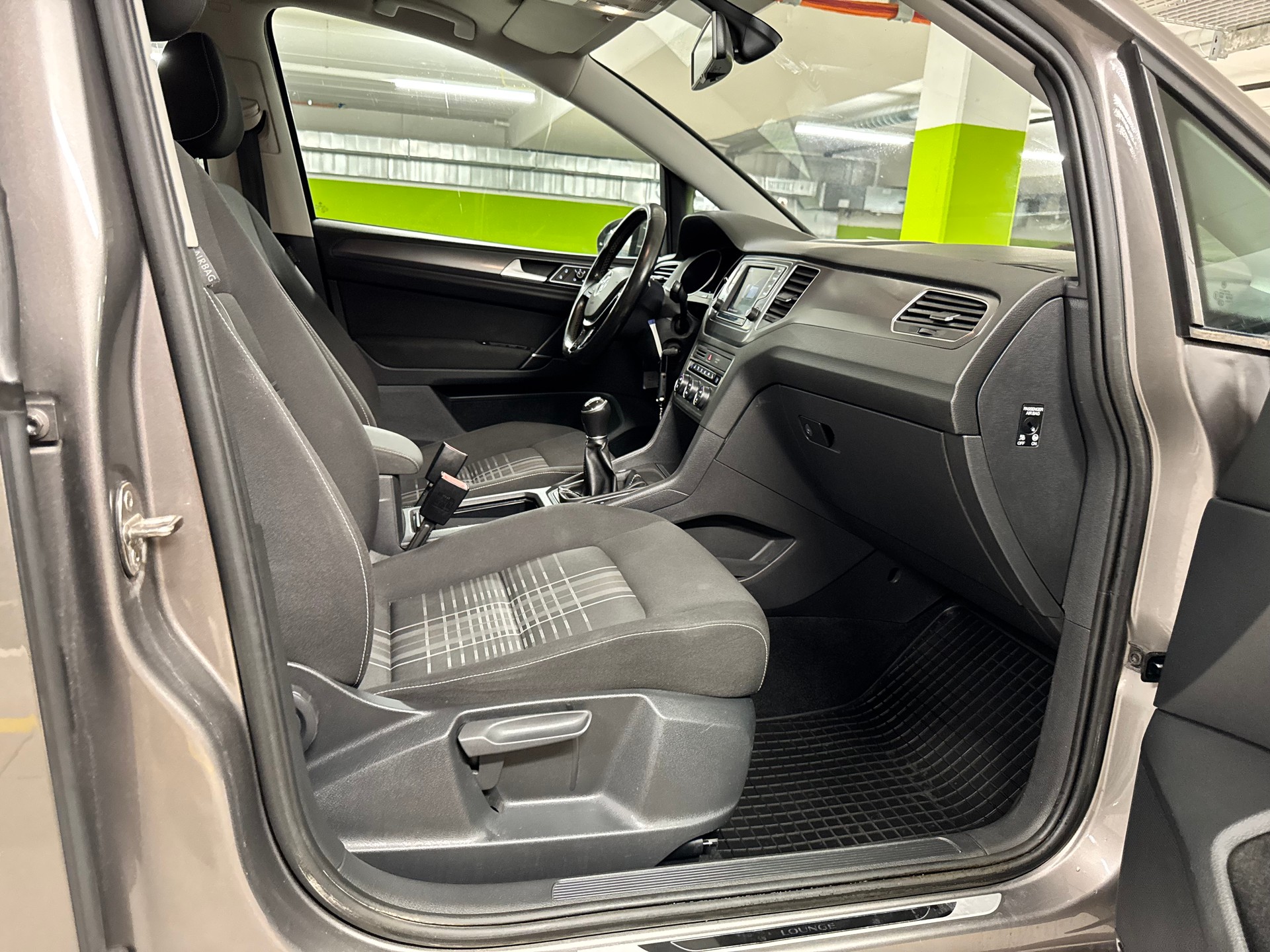 VW Golf Sportsvan 1.2 TSI Allstar-image-10