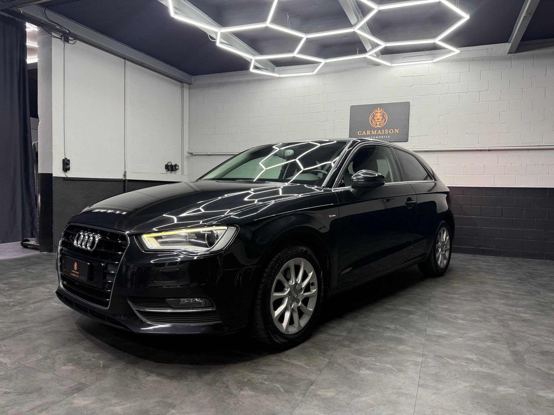 AUDI A3 2.0 TDI Attraction S-tronic | CH-Auto-image-2