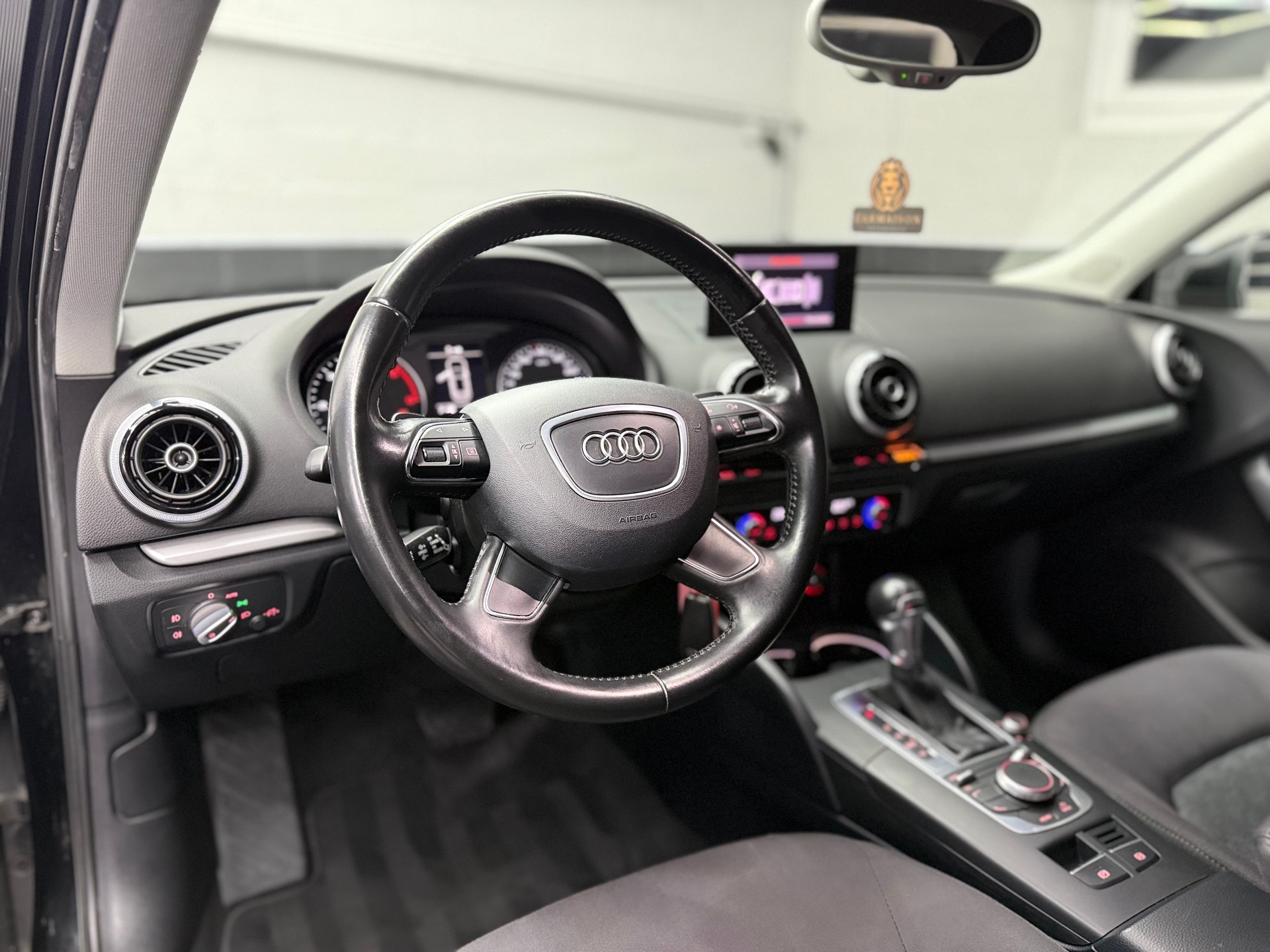AUDI A3 2.0 TDI Attraction S-tronic | CH-Auto-image-12