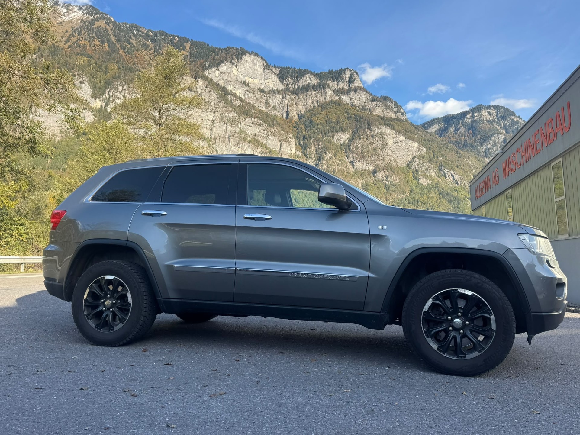 JEEP Grand Cherokee 3.0 CRD Overland Automatic-image-15