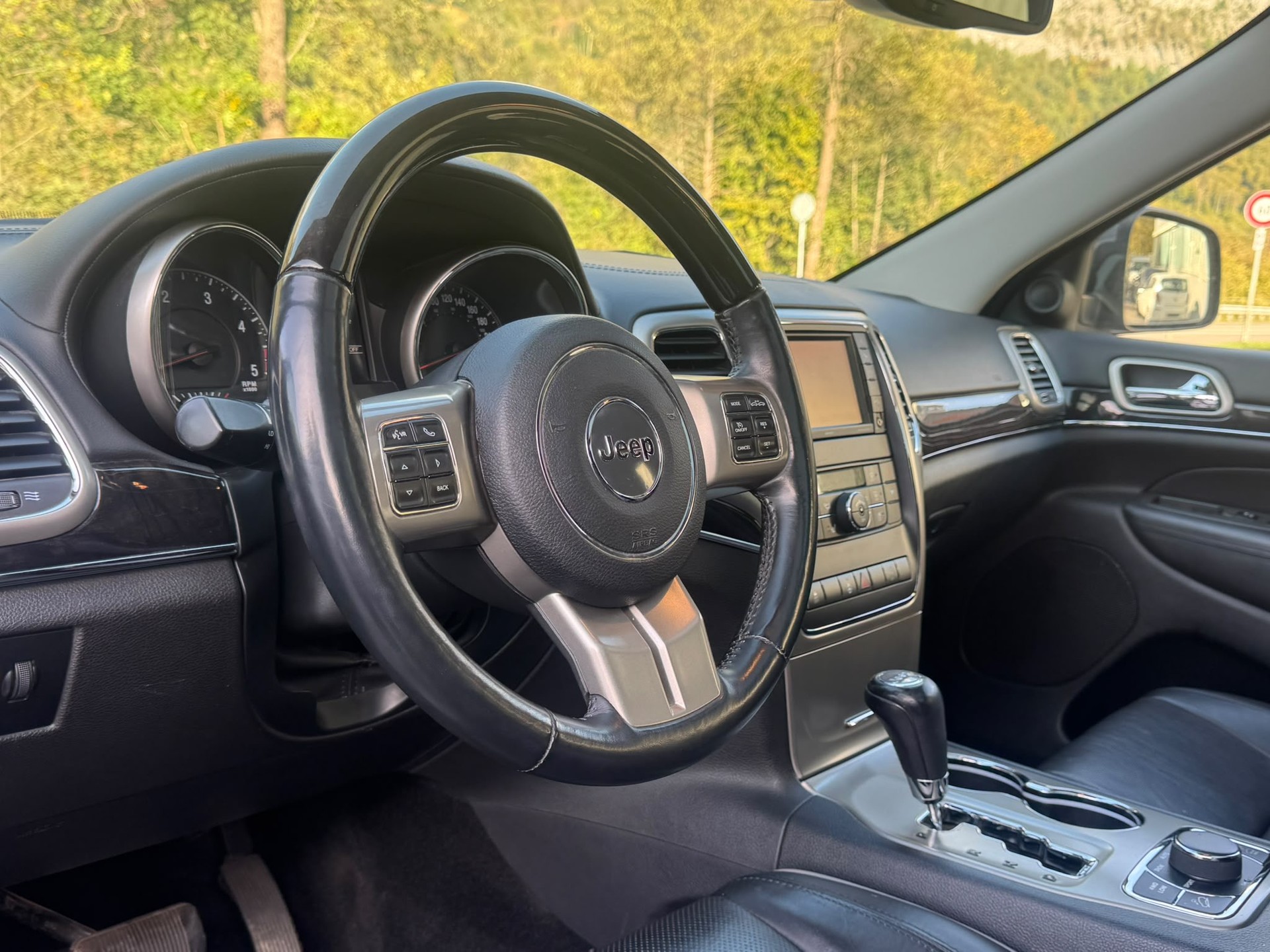 JEEP Grand Cherokee 3.0 CRD Overland Automatic-image-7