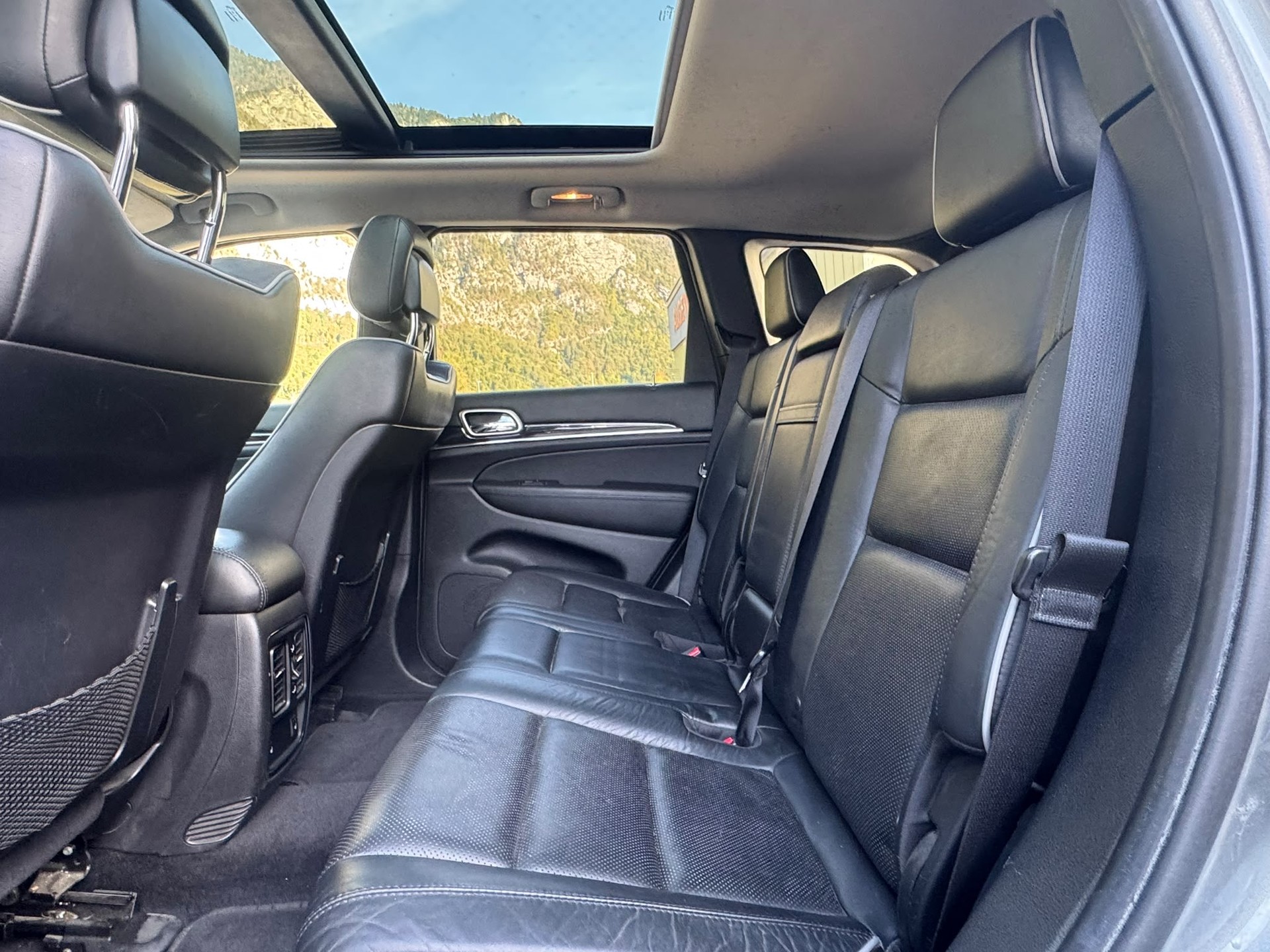 JEEP Grand Cherokee 3.0 CRD Overland Automatic-image-9