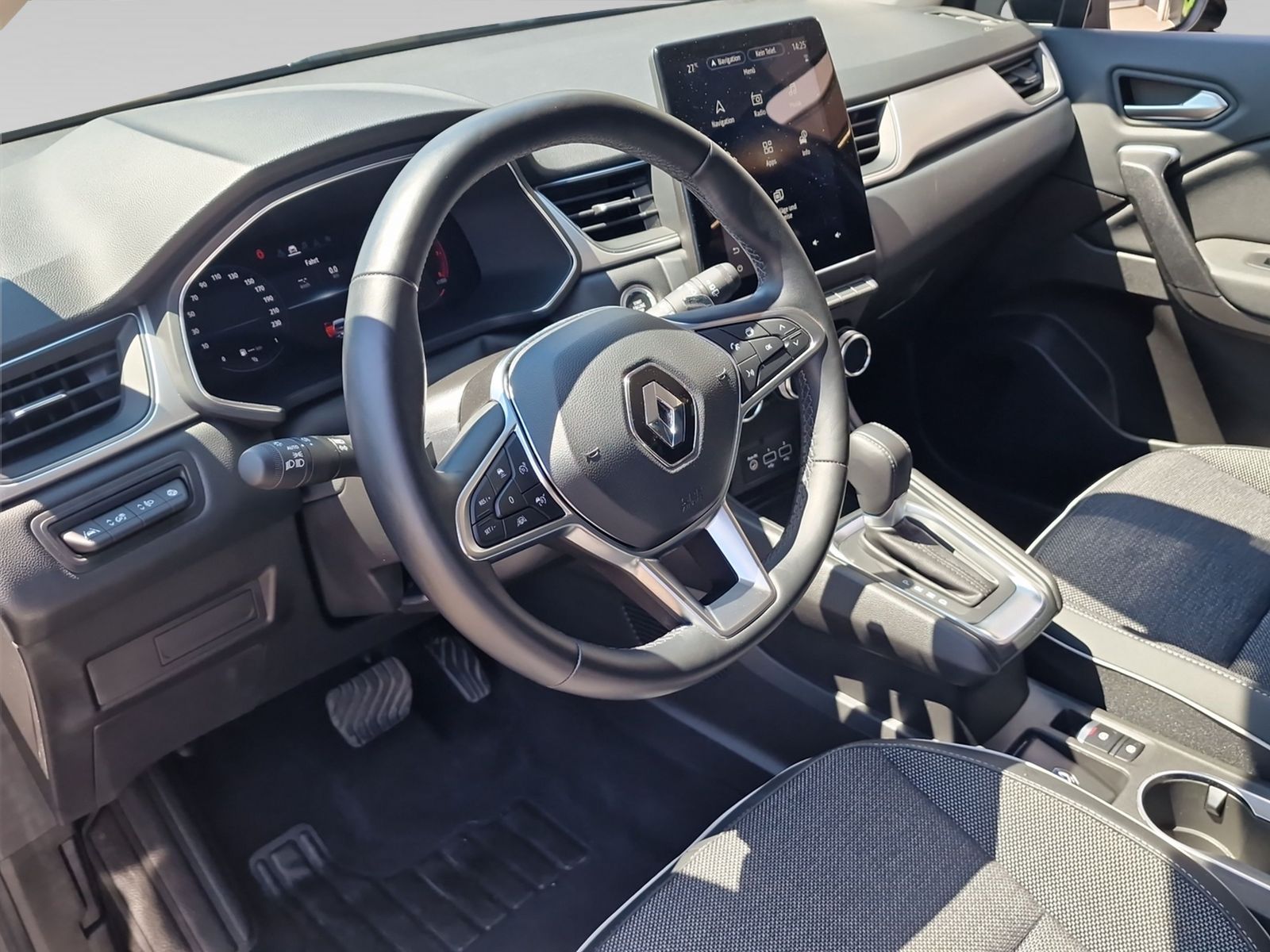 RENAULT Captur 1.3 TCe 140 Intens mild hybrid EDC-image-3