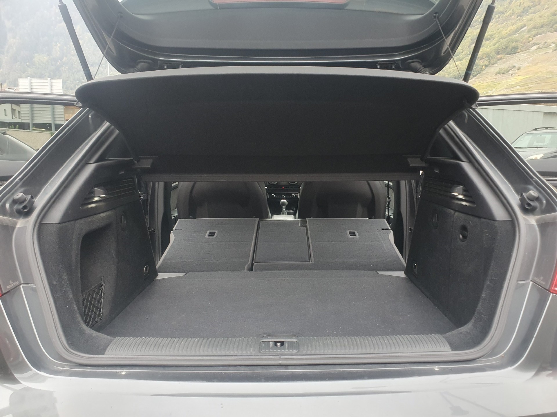AUDI RS3 Sportback 2.5 T FSI quattro S-Tronic-image-17