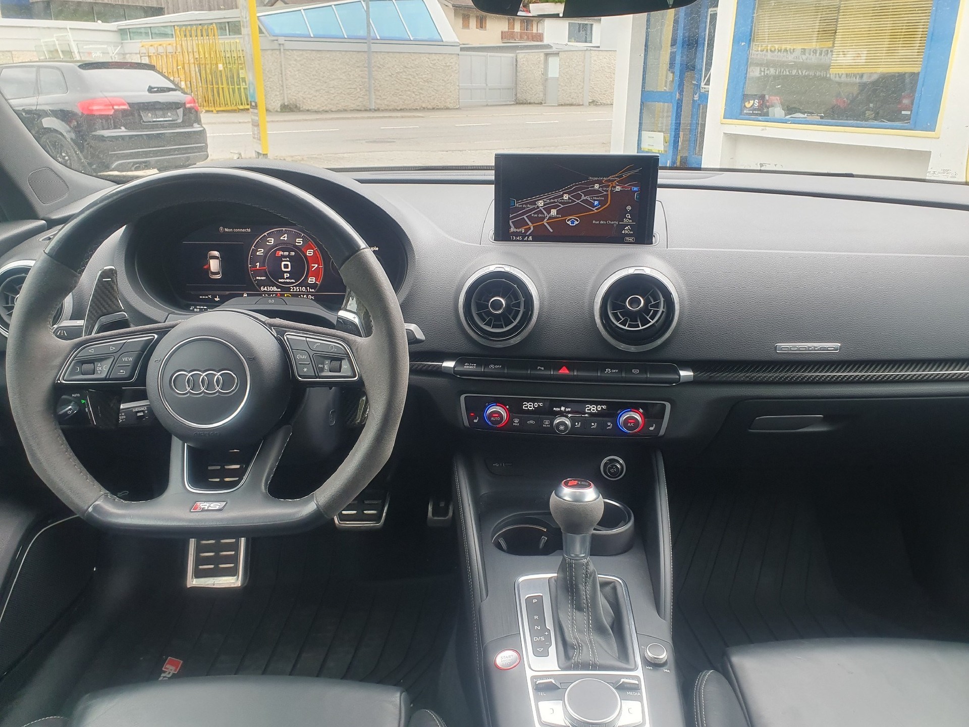 AUDI RS3 Sportback 2.5 T FSI quattro S-Tronic-image-18
