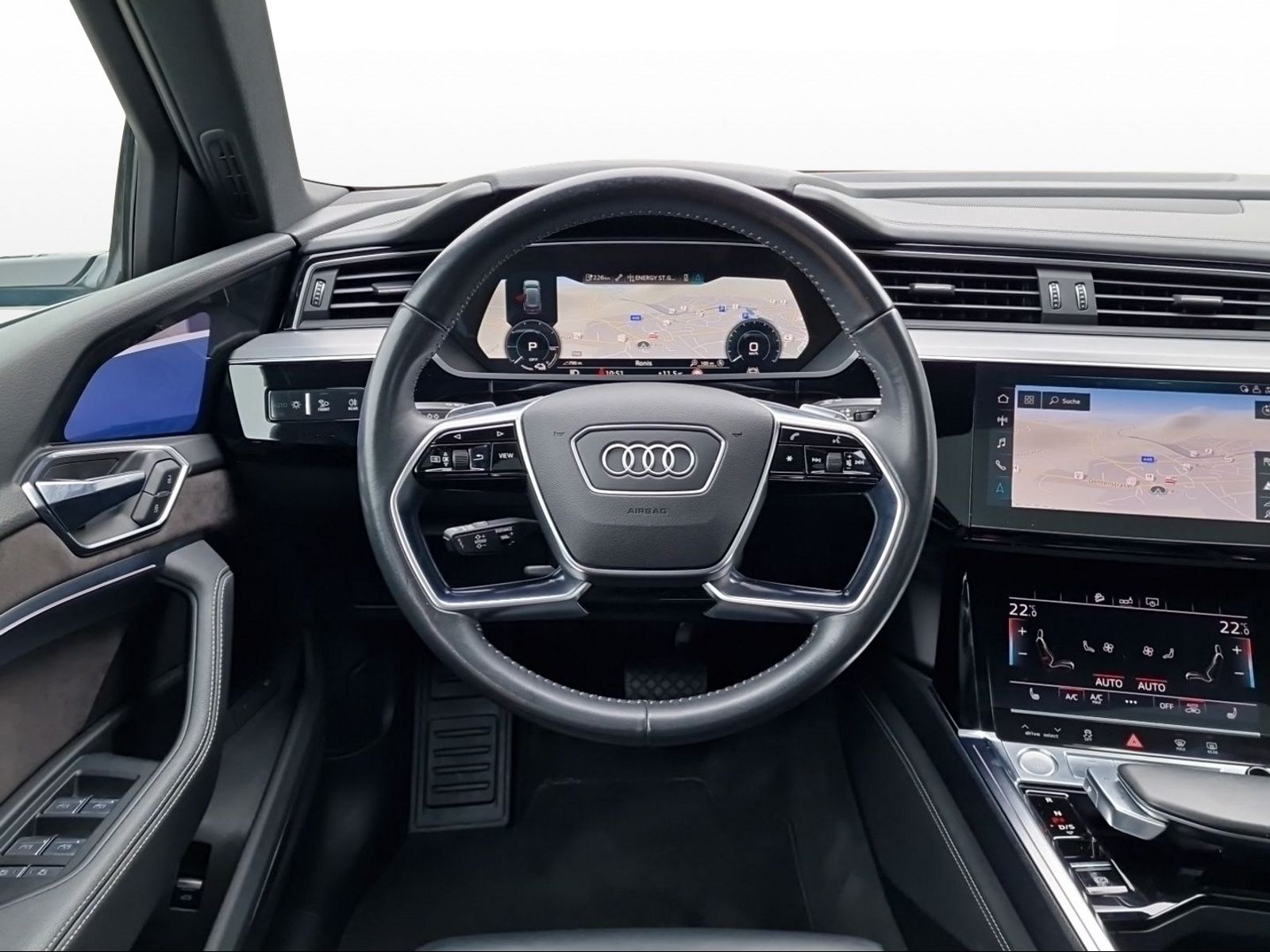 AUDI e-tron 55 Advanced quattro-image-3