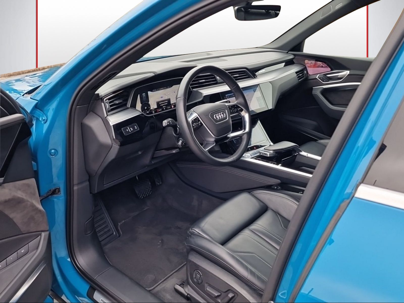 AUDI e-tron 55 Advanced quattro-image-5