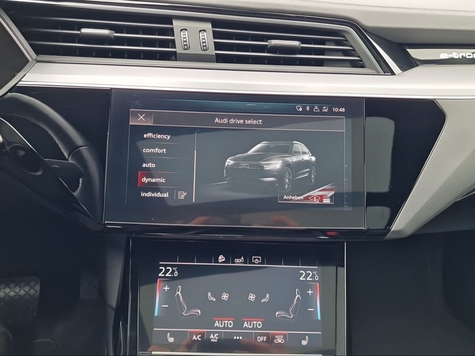 AUDI e-tron 55 Advanced quattro-image-8