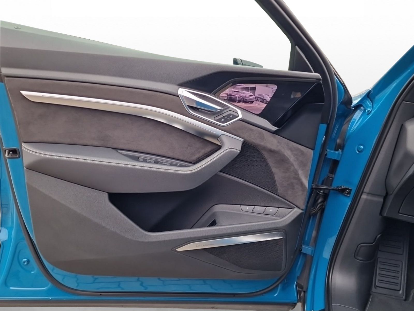 AUDI e-tron 55 Advanced quattro-image-9