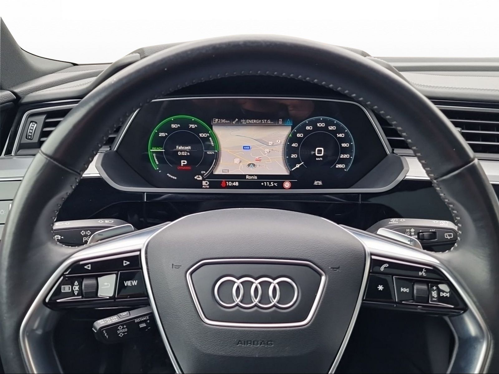 AUDI e-tron 55 Advanced quattro-image-4