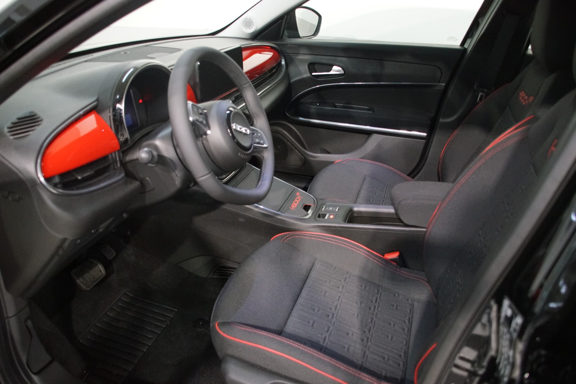 FIAT 600e Red-image-9