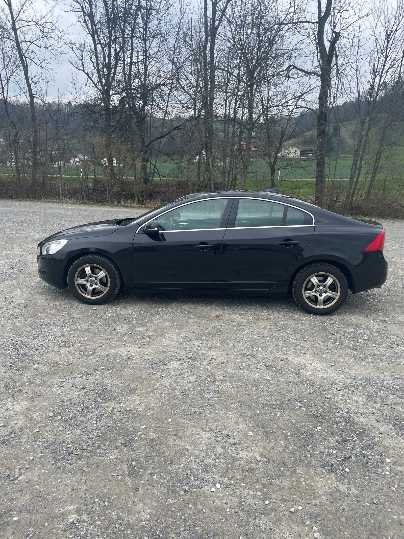 VOLVO S60 D4-image-2