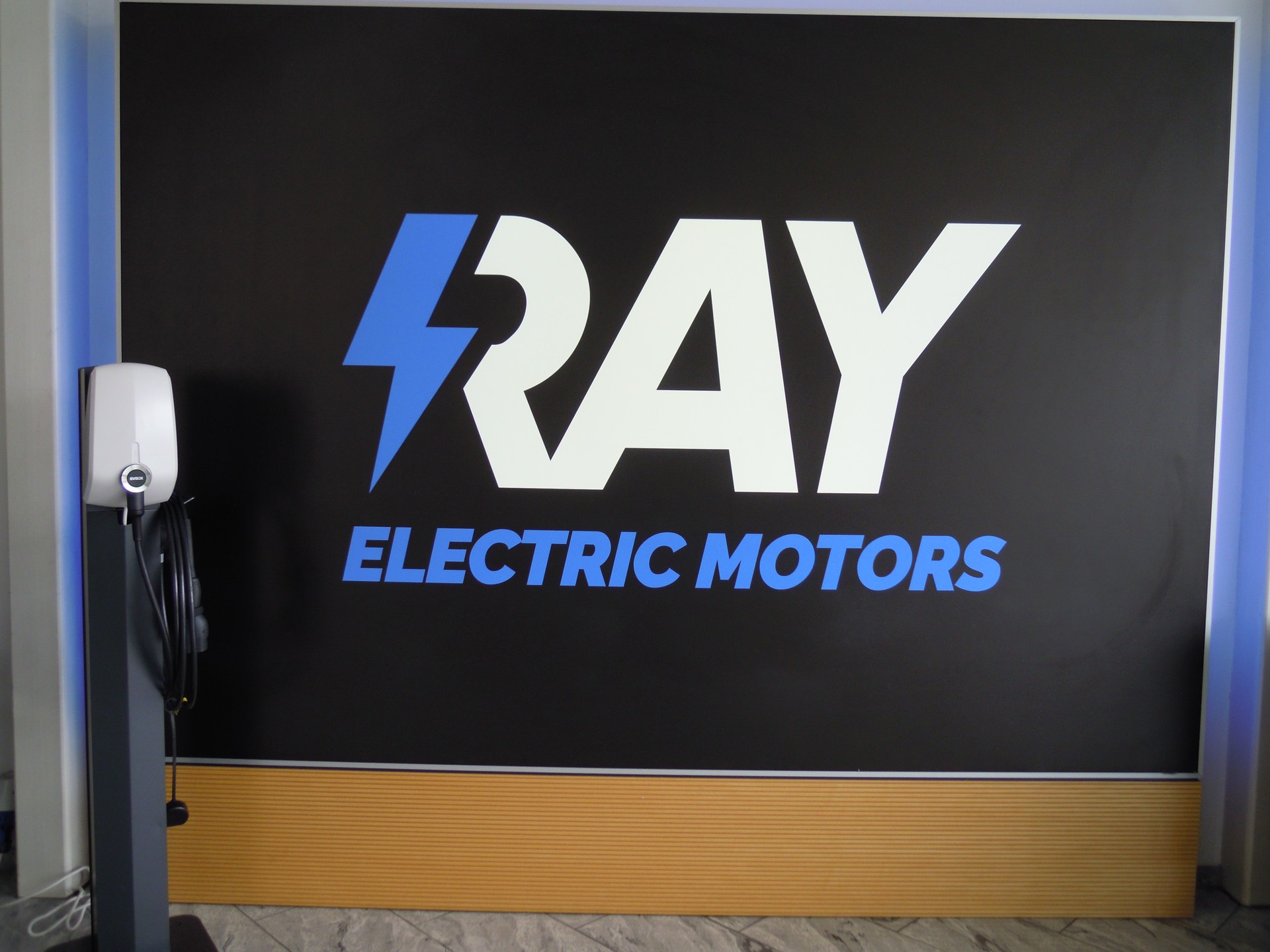 RAY Ray 7.7 1.8 KW Charger-image-11