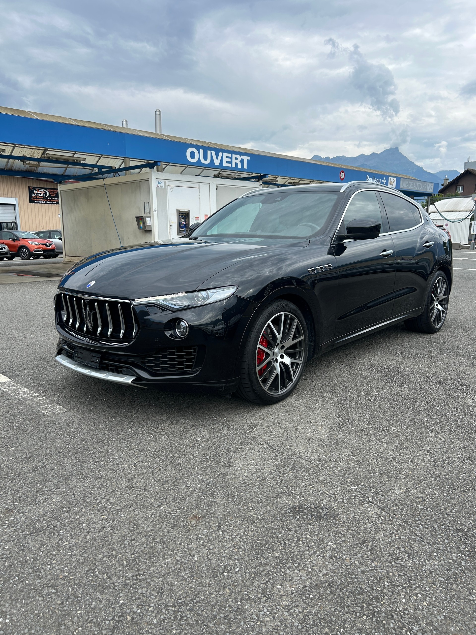 MASERATI Levante S 3.0 V6 Automatica-image-0