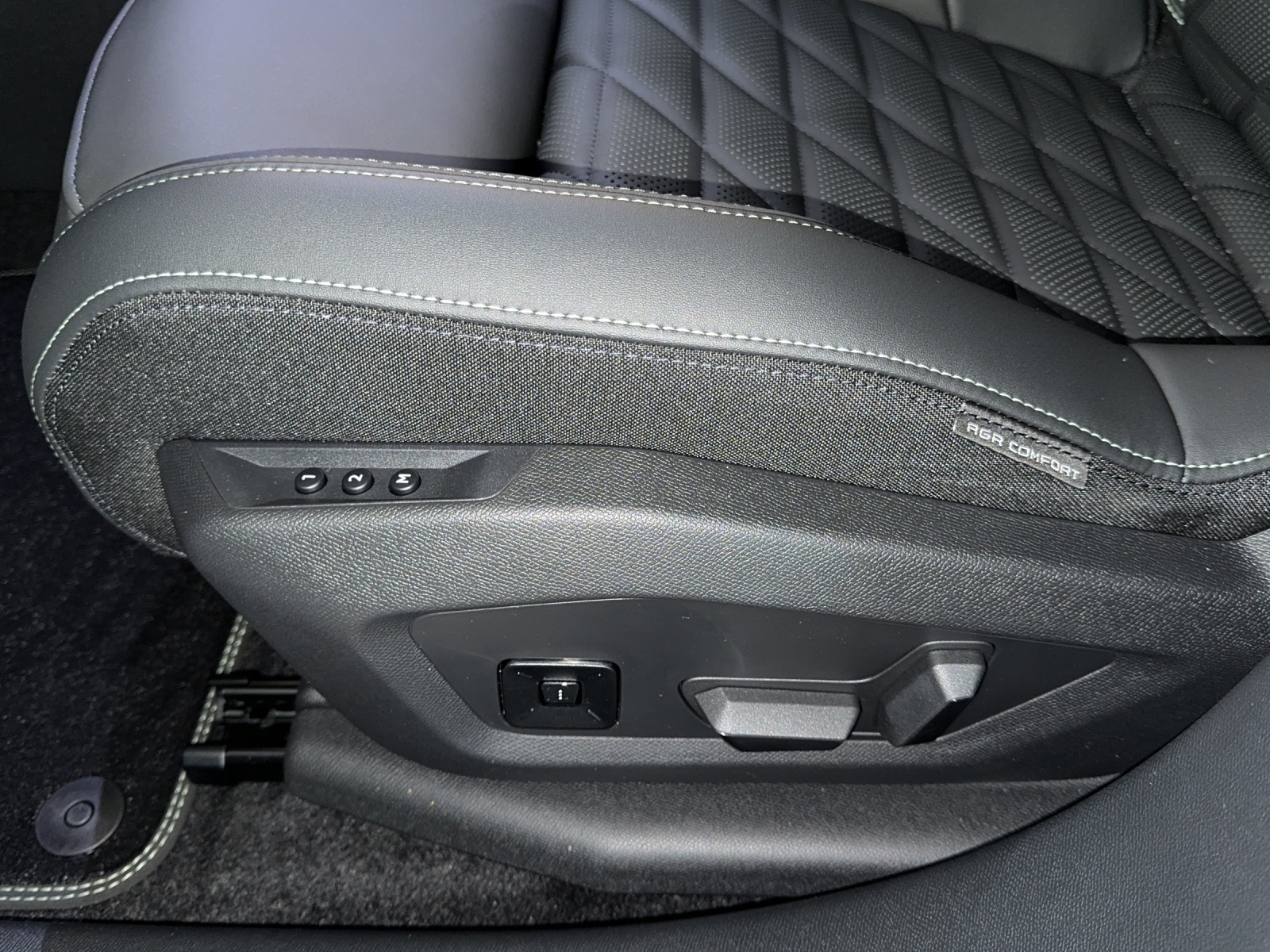 PEUGEOT 3008 NEW 73kWh GT-image-11