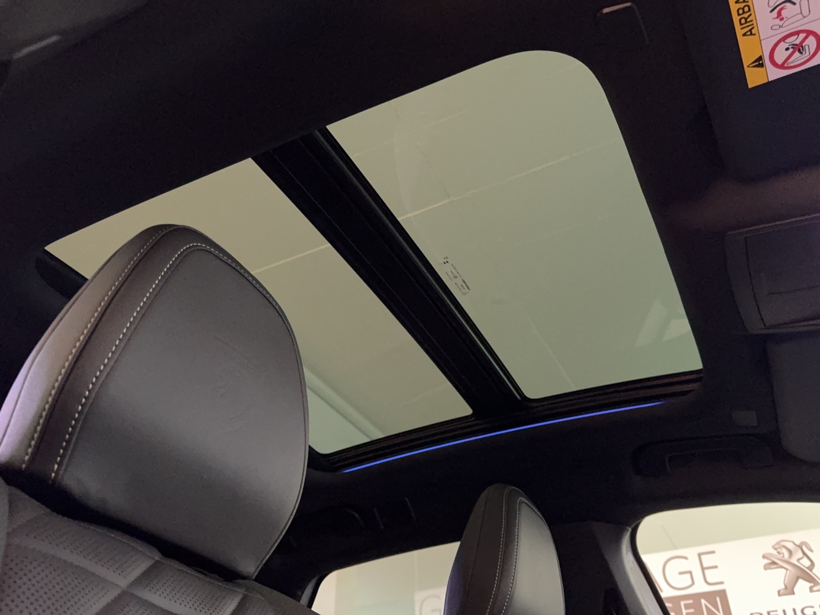 PEUGEOT 3008 NEW 73kWh GT-image-10