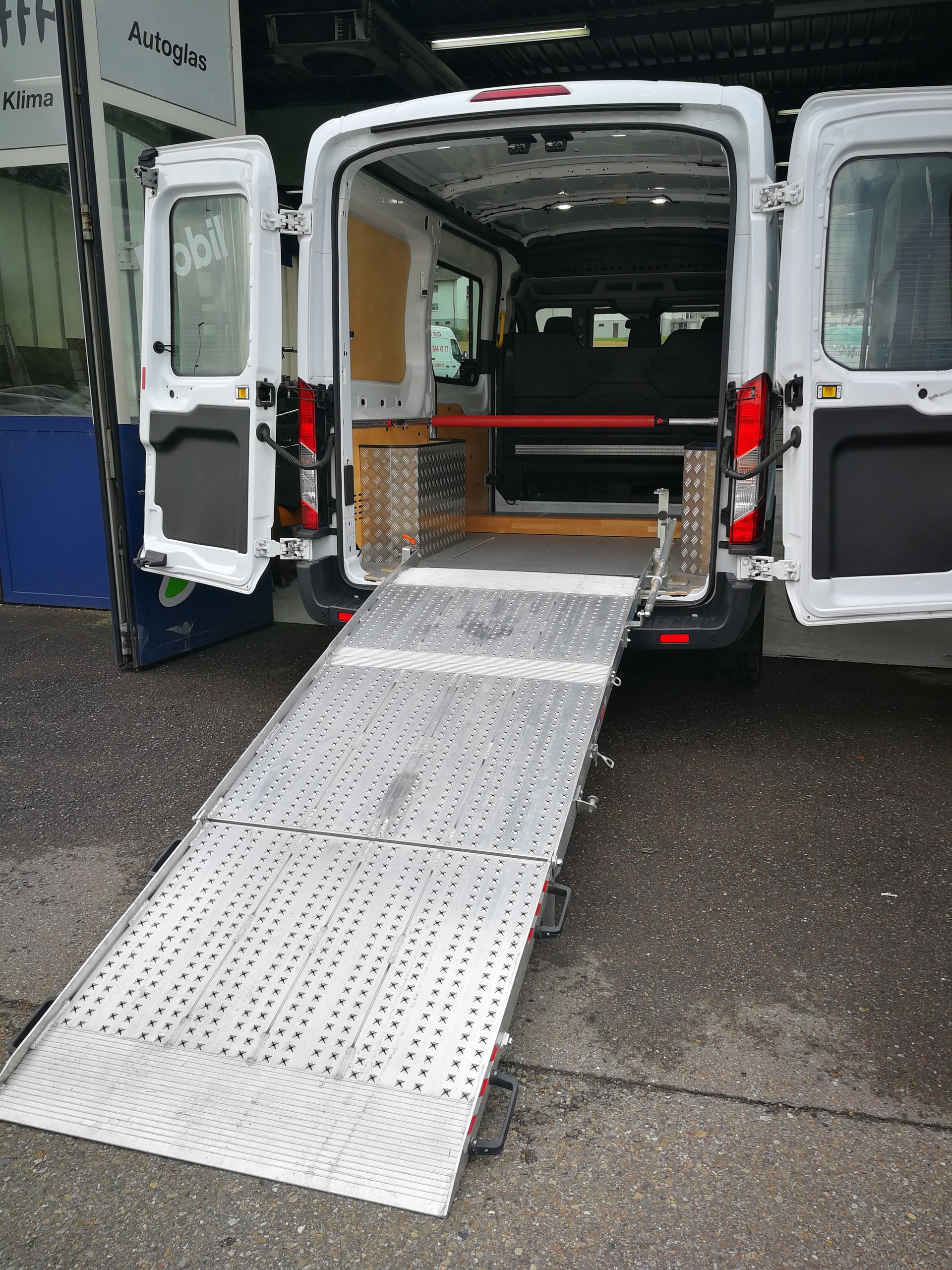 FORD 330 L2-image-7