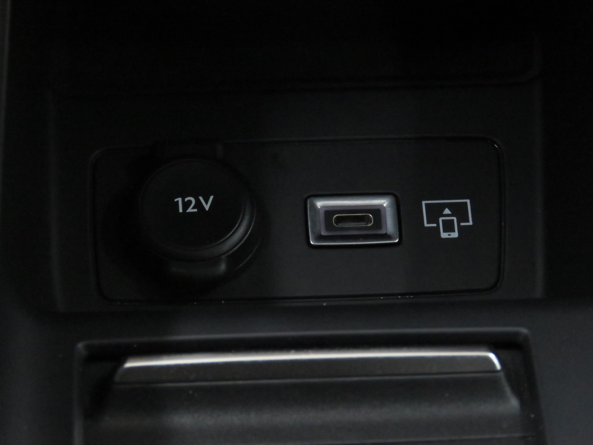 PEUGEOT 308 1.2 Pure Tech Allure EAT8 (Automat)-image-21