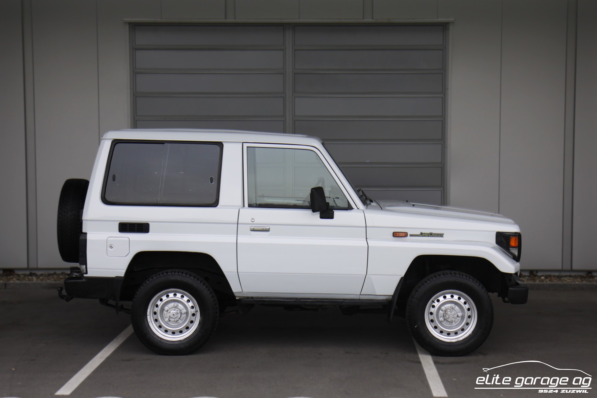 TOYOTA Land Cruiser 400 HdT 4.2 D-image-5