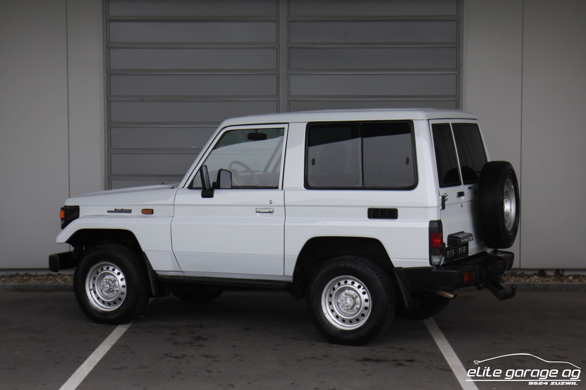 TOYOTA Land Cruiser 400 HdT 4.2 D-image-2