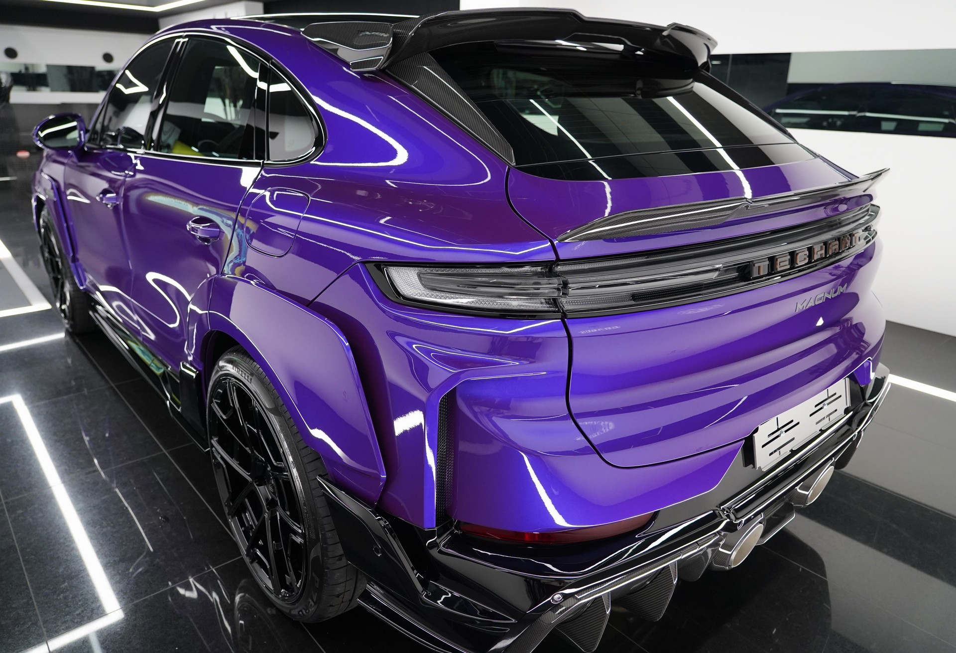 PORSCHE CayenneCoupé T E-Hybrid-image-4