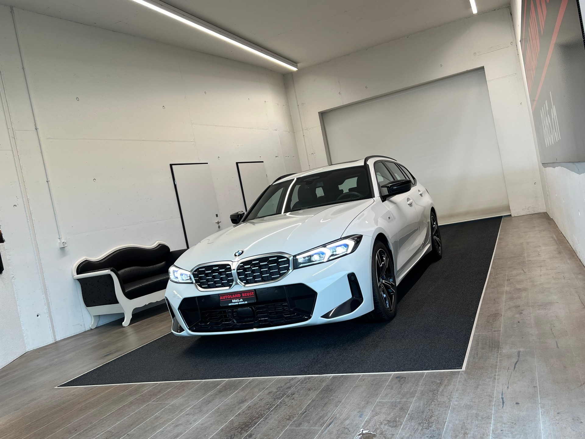 BMW M340d xDrive 48V Touring Steptronic-image-2