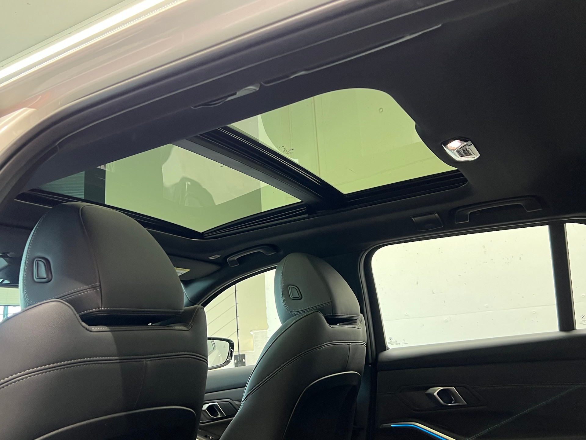 BMW M340d xDrive 48V Touring Steptronic-image-17