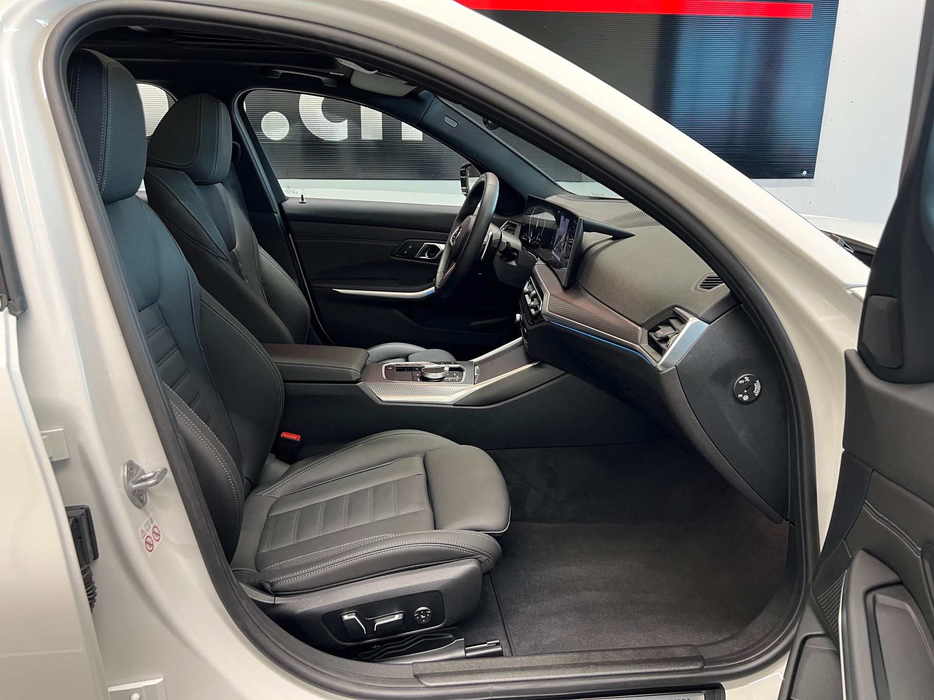 BMW M340d xDrive 48V Touring Steptronic-image-22