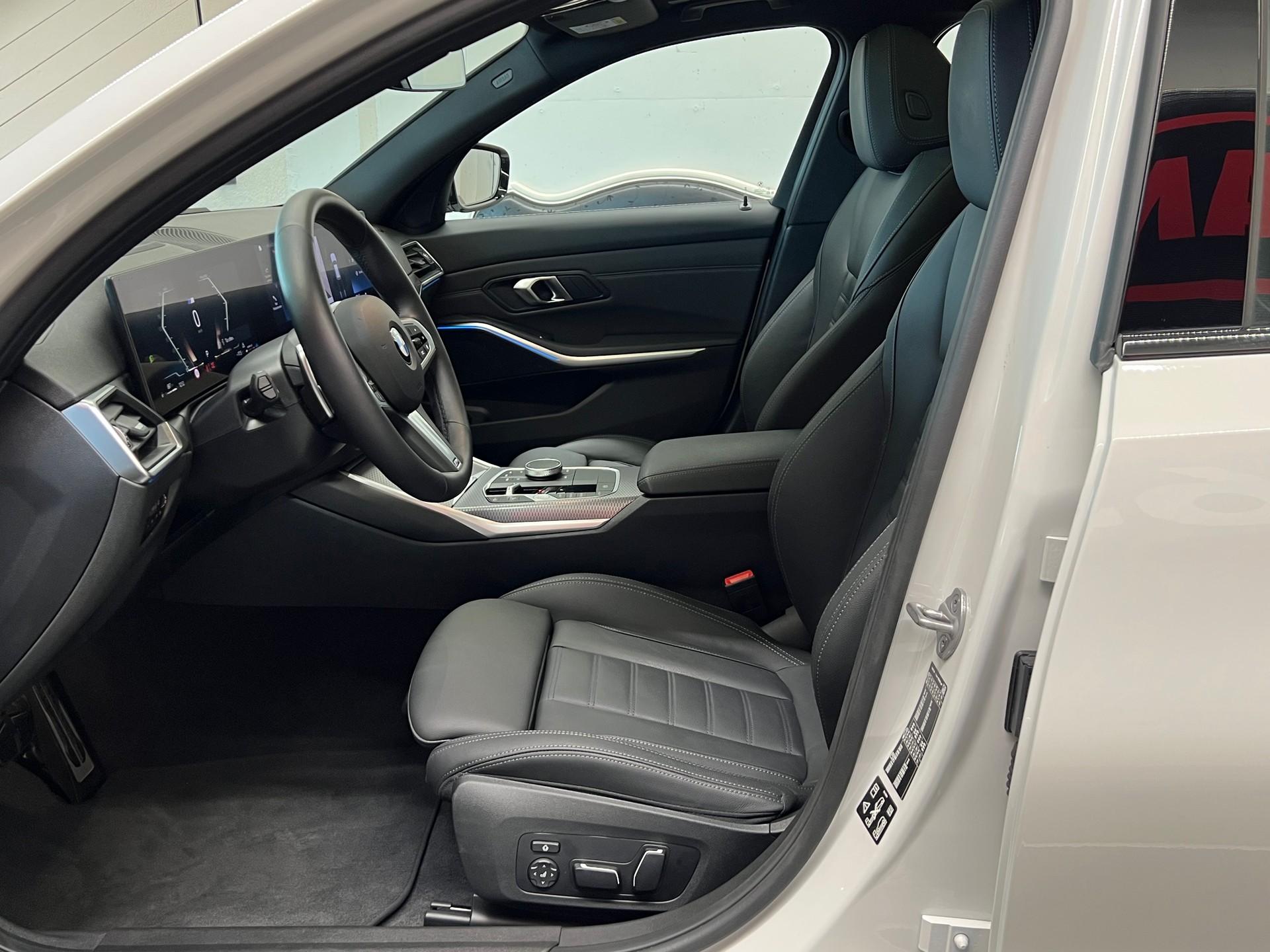 BMW M340d xDrive 48V Touring Steptronic-image-14