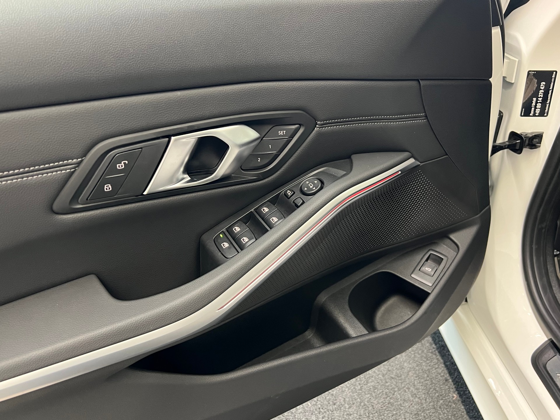 BMW M340d xDrive 48V Touring Steptronic-image-12