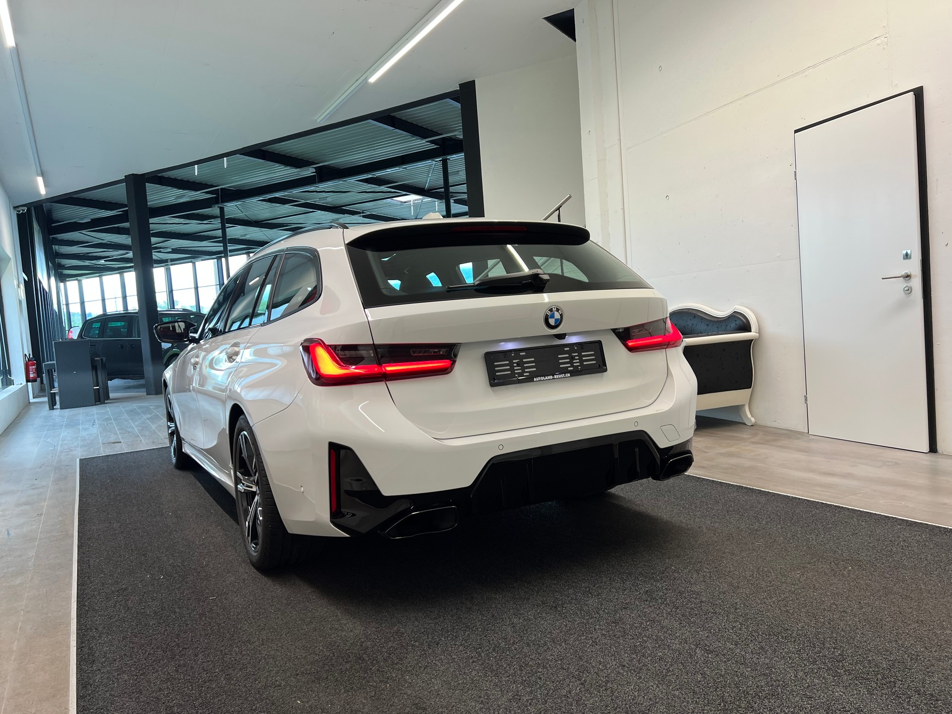 BMW M340d xDrive 48V Touring Steptronic-image-7