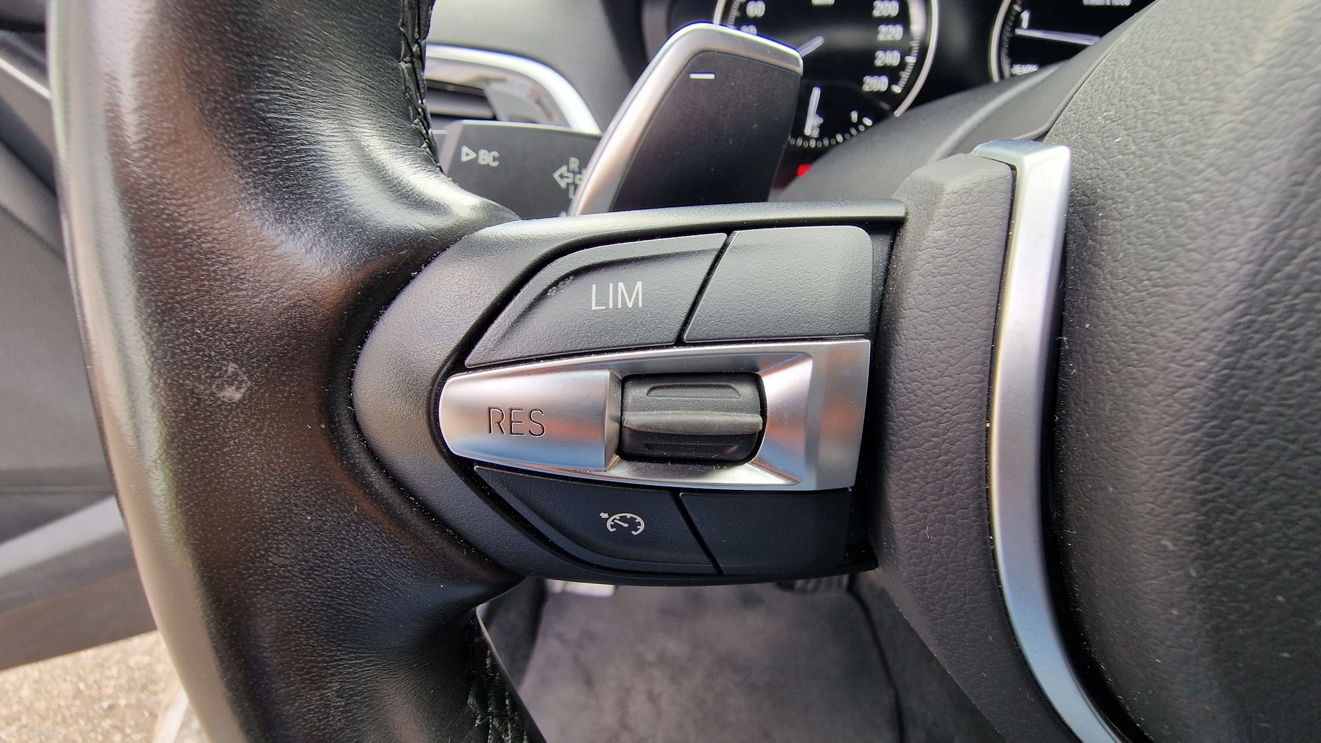 BMW M140i xDrive-image-18