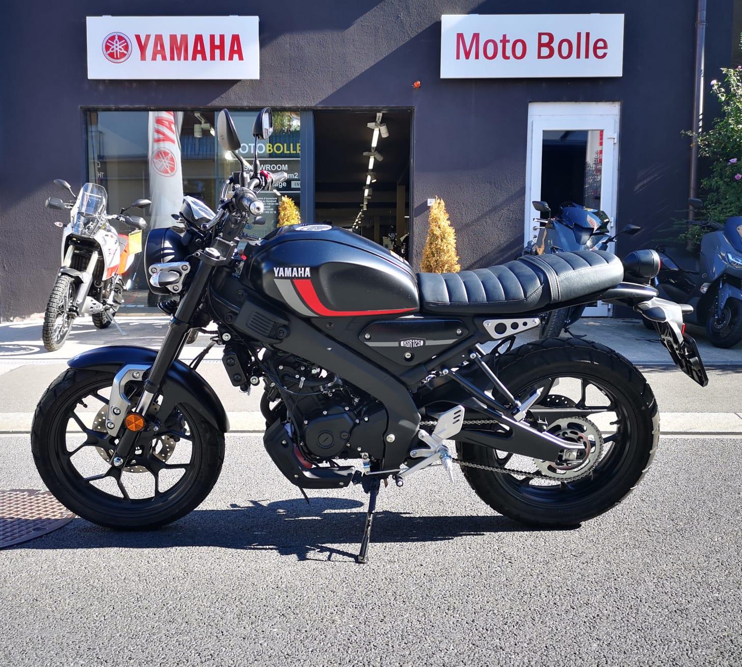 YAMAHA XSR 125-showroom-element-2