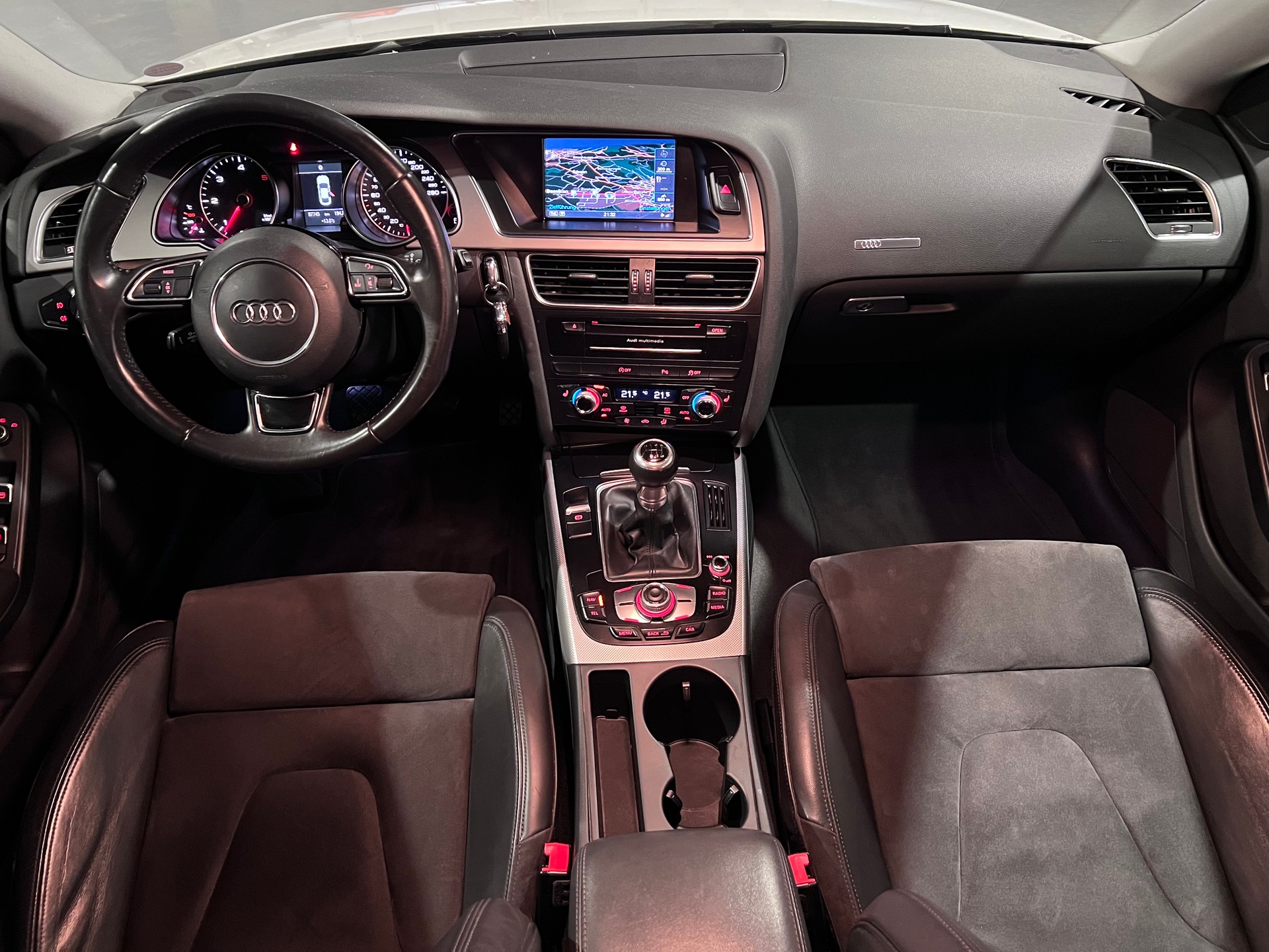 AUDI A5 Sportback 2.0 TDI-image-8