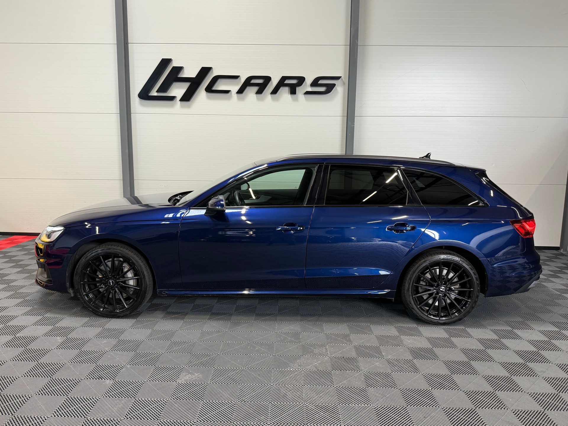 AUDI A4 Avant 2.0 45 TFSI Advanced quattro S-Tronic-image-1