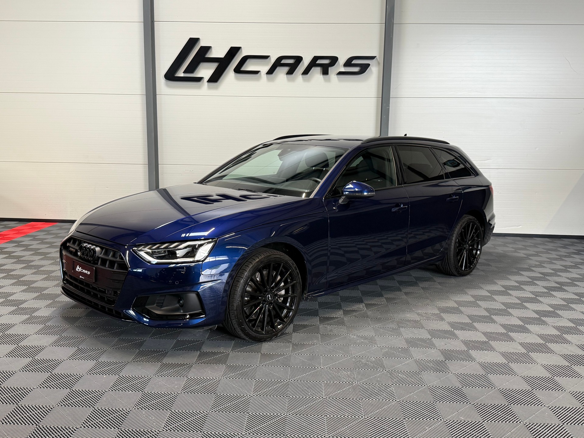 AUDI A4 Avant 2.0 45 TFSI Advanced quattro S-Tronic-image-0