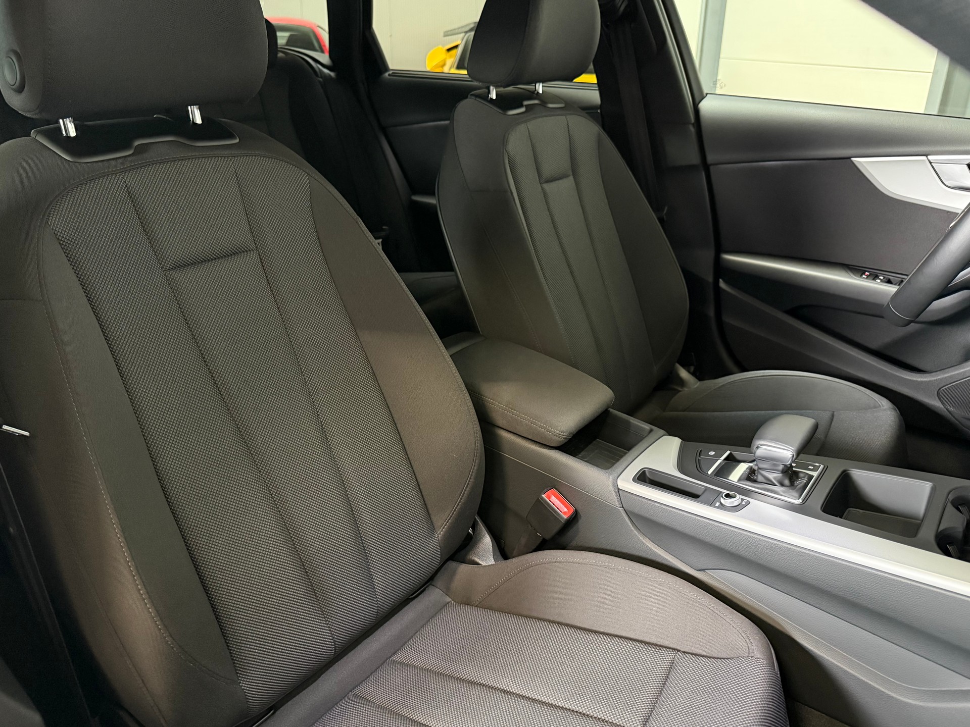 AUDI A4 Avant 2.0 45 TFSI Advanced quattro S-Tronic-image-8