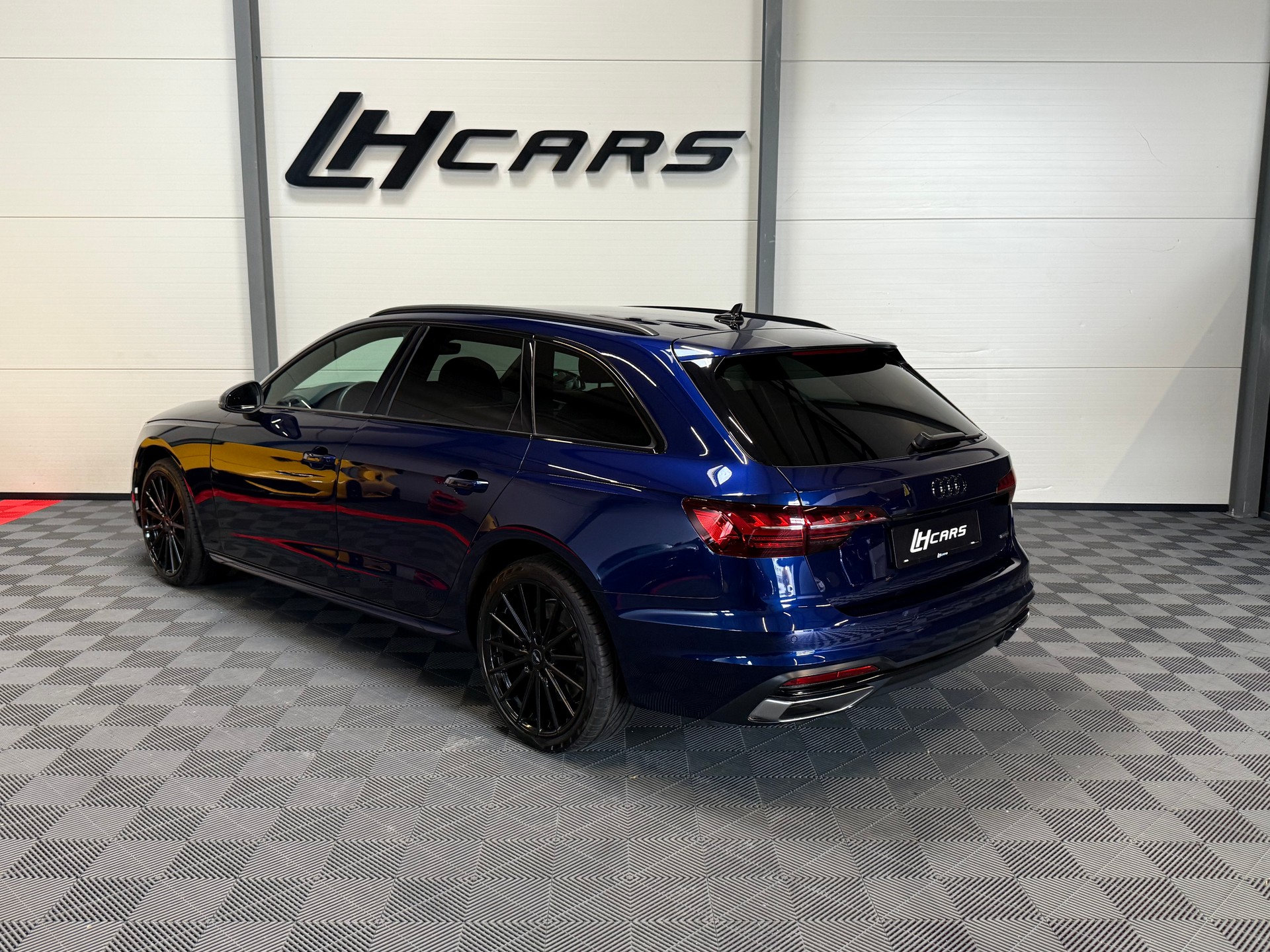 AUDI A4 Avant 2.0 45 TFSI Advanced quattro S-Tronic-image-2