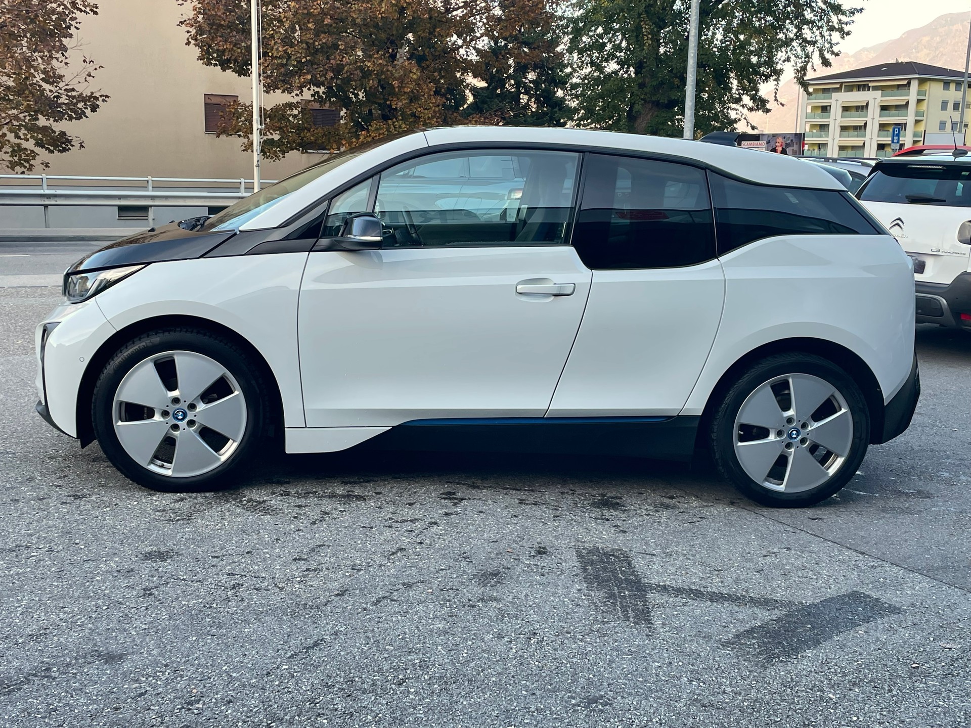 BMW i3 (60Ah)-image-6